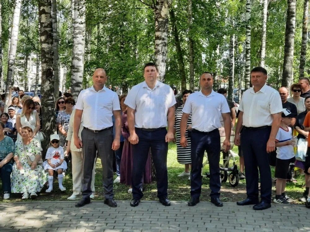 🇷🇺 Михаил Денисов поздравил жителей Иссы с Днем России

🇷🇺 Торжественные мероприятия, посвящённы