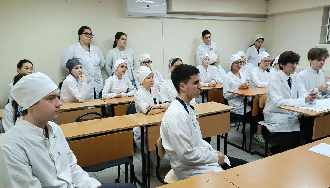 ✨ Успешная сдача ГИА: выпускники Тюменского медицинского колледжа готовы к профессиональной деятельн