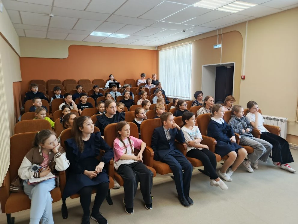 📌19 марта в концертном зале нашей школы искусств состоялась важная встреча.
📌Учащиеся ДШИ вместе с