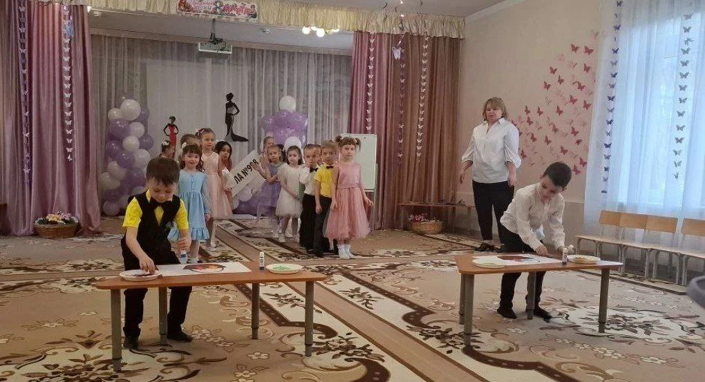 🌸 Как дошколята поздравляли мам и бабушек!  В наших дошкольных отделениях прошли настоящие весенние 