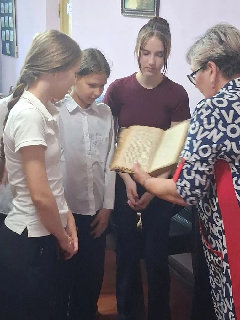 В преддверии Дня славянской письменности и культуры учащиеся нашей школы посетили Аннен...