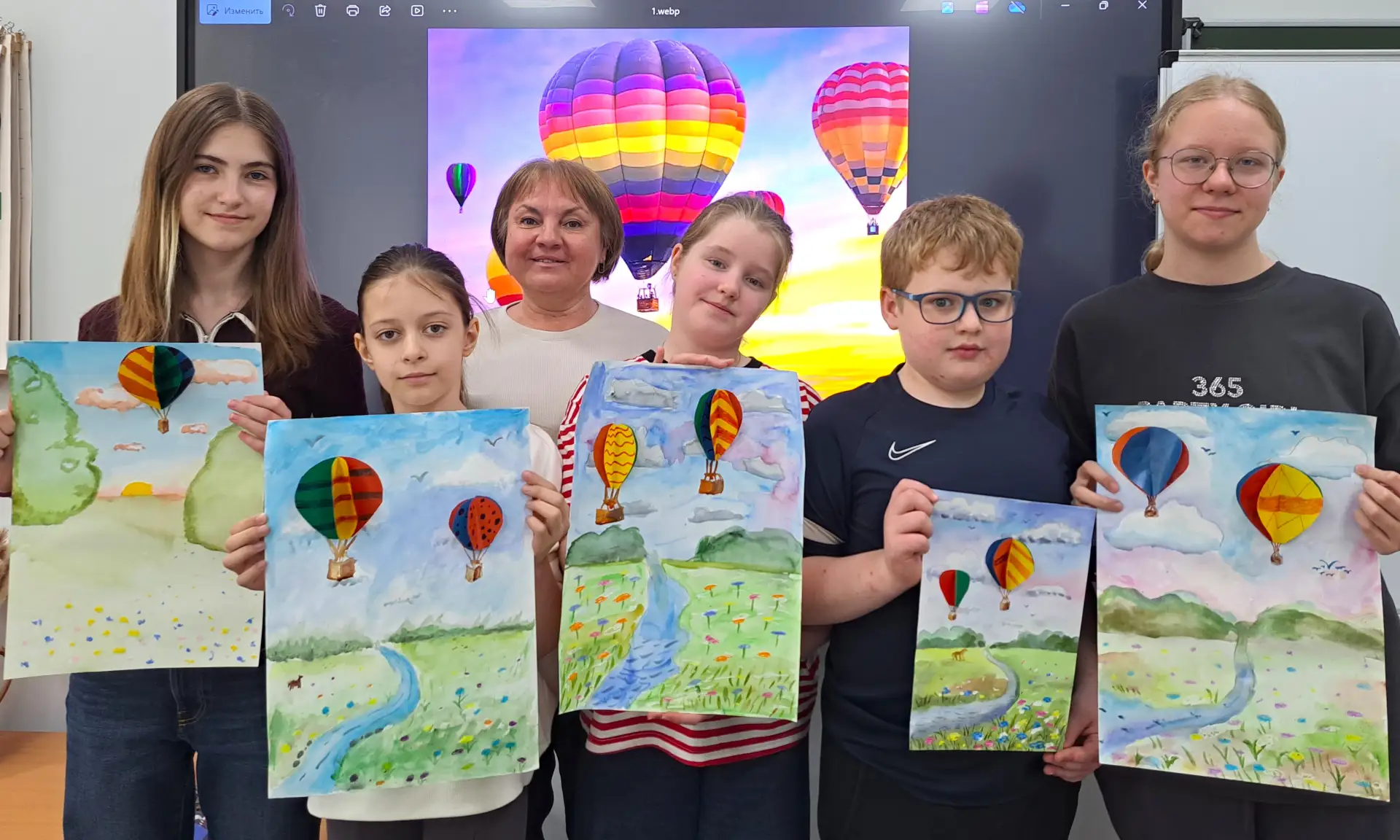 🎨 На «Острове Талантов» педагог Татьяна Пугачёва провела мастер-класс в смешанной техн...