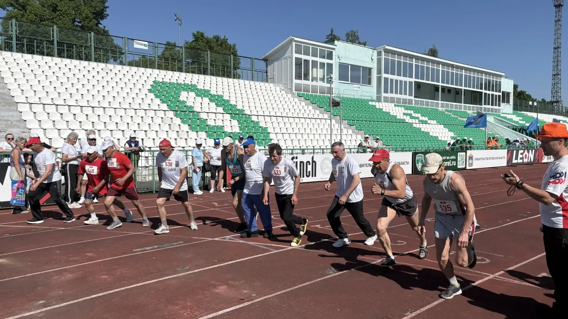 В Орле пенсионеры состязаются в скорости, меткости и желании победить! 💪  Региональный этап XII Спар