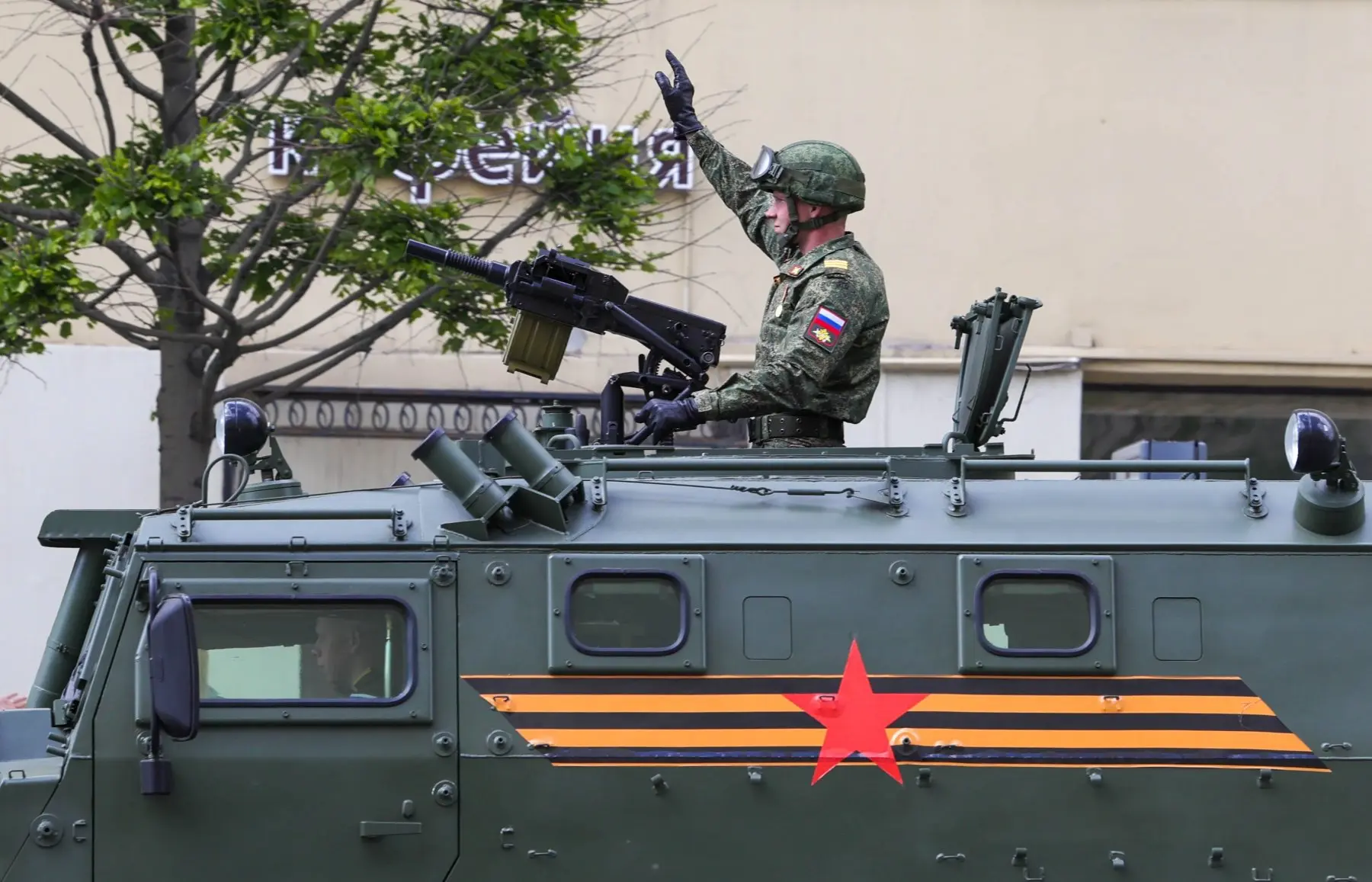 Техники на параде 9 мая не будет