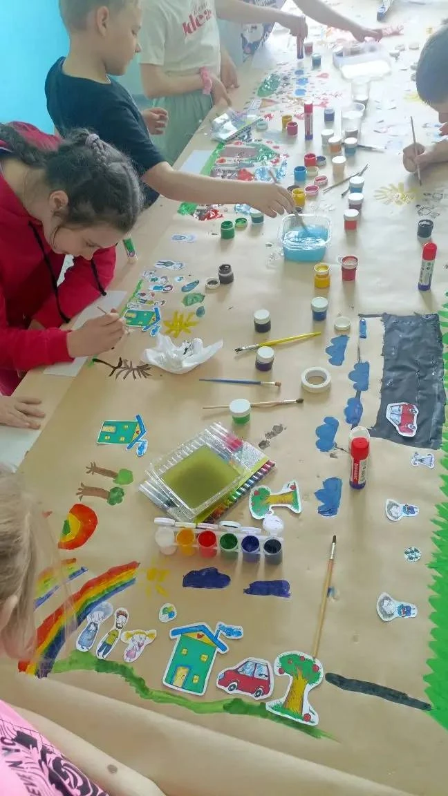 В День защиты детей  в гости к отряду «Искорки» заглянули представители социального цен...