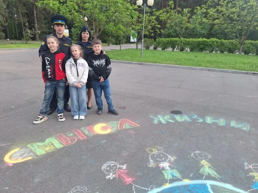 ГУФССП России по Краснодарскому краю присоединяется к флешмобу «Нарисуй счастливое детство» в рамках