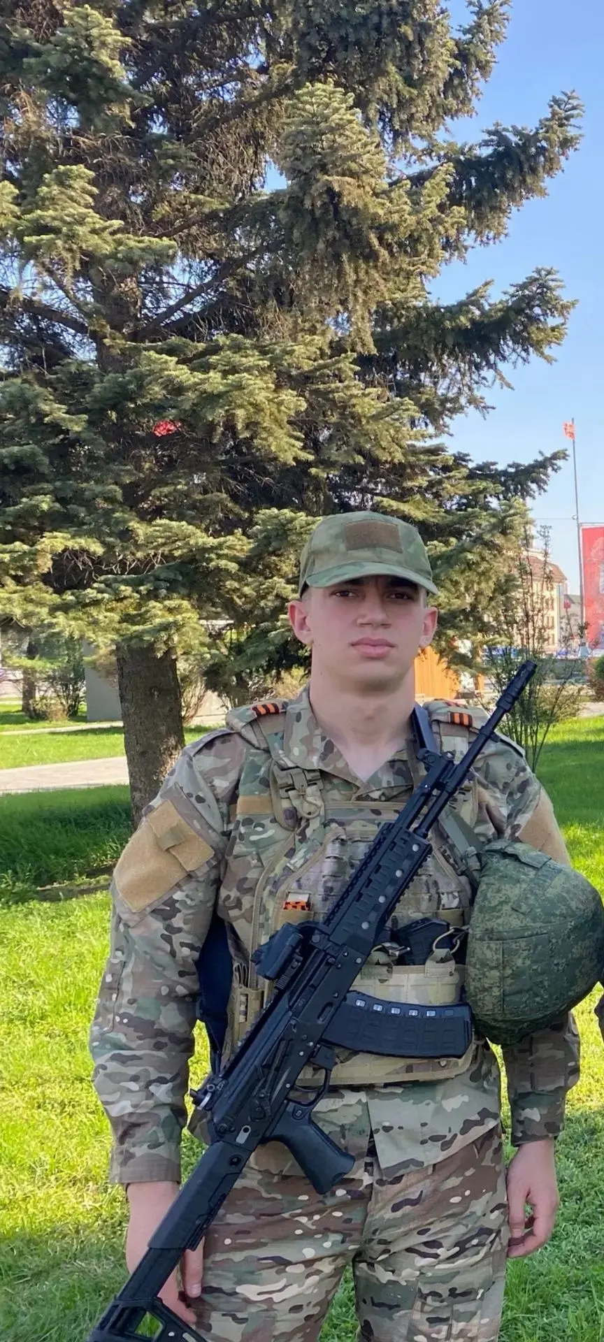 Служба в армии - это священный долг каждого мужчины, обязанность по Конституции РФ.
 Выпускники МАОУ