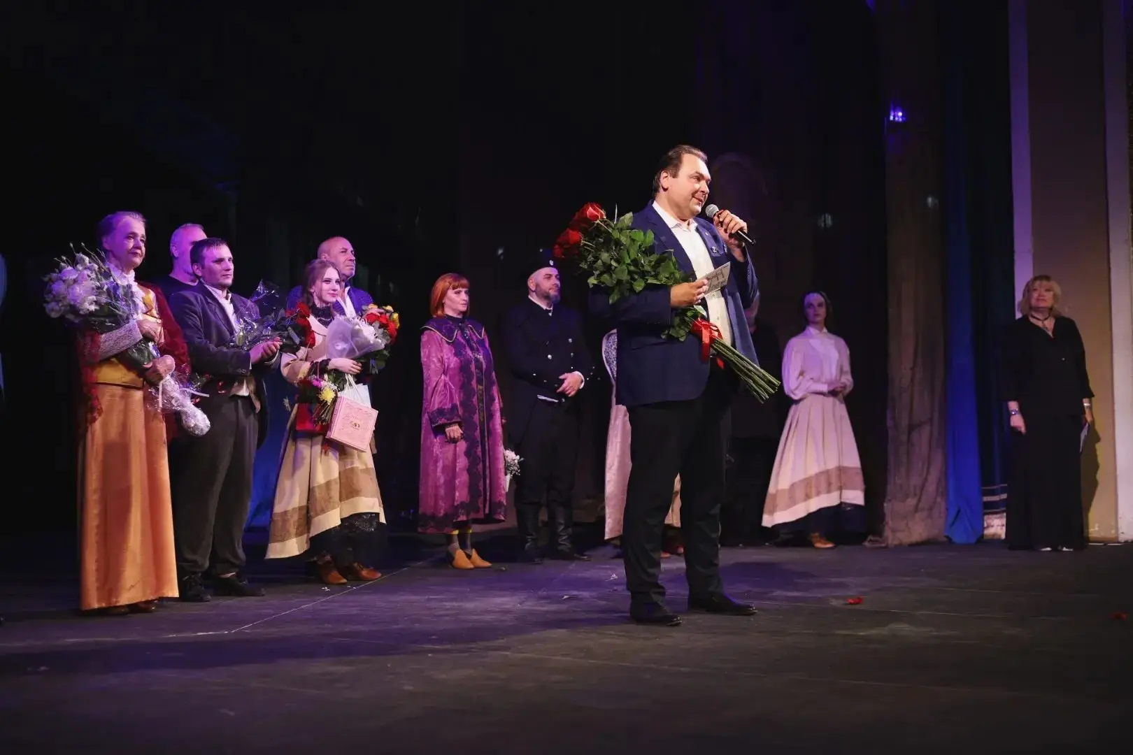 Шахтинский драмтеатр закрыл 96-й сезон громкой премьерой