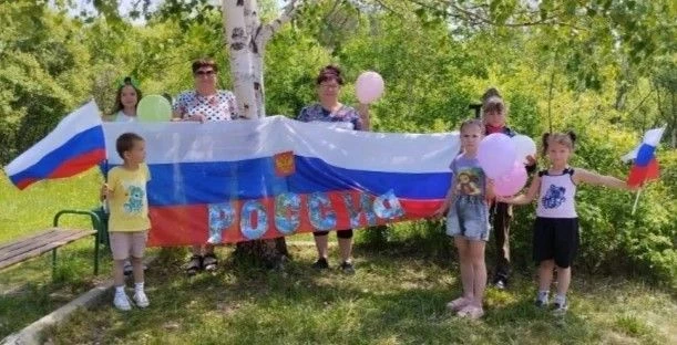 В рамках празднования Дня России работники Дома культуры с. Пушкино посетили детский сад, где прошёл