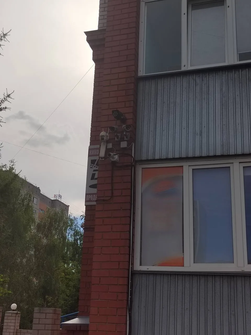 На Балтийской, 42а. И муха не проскочит мимо 😁

Подпишись: max.ru/vkurse22
