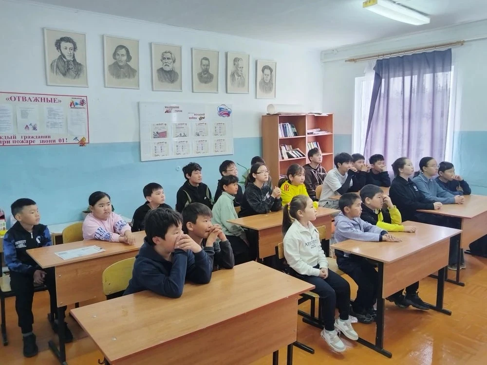 В МБОУ "Сутайская ООШ" проведён классный час  для учеников 1–9 классов. Ребята посмотре...