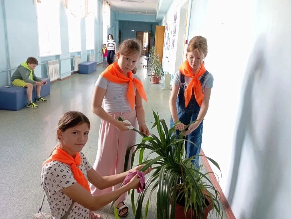 🌿🦅 Воспитанники лагеря успешно завершили трек "Орленок - эколог" в программе «Орлята России»! 🦅🌿