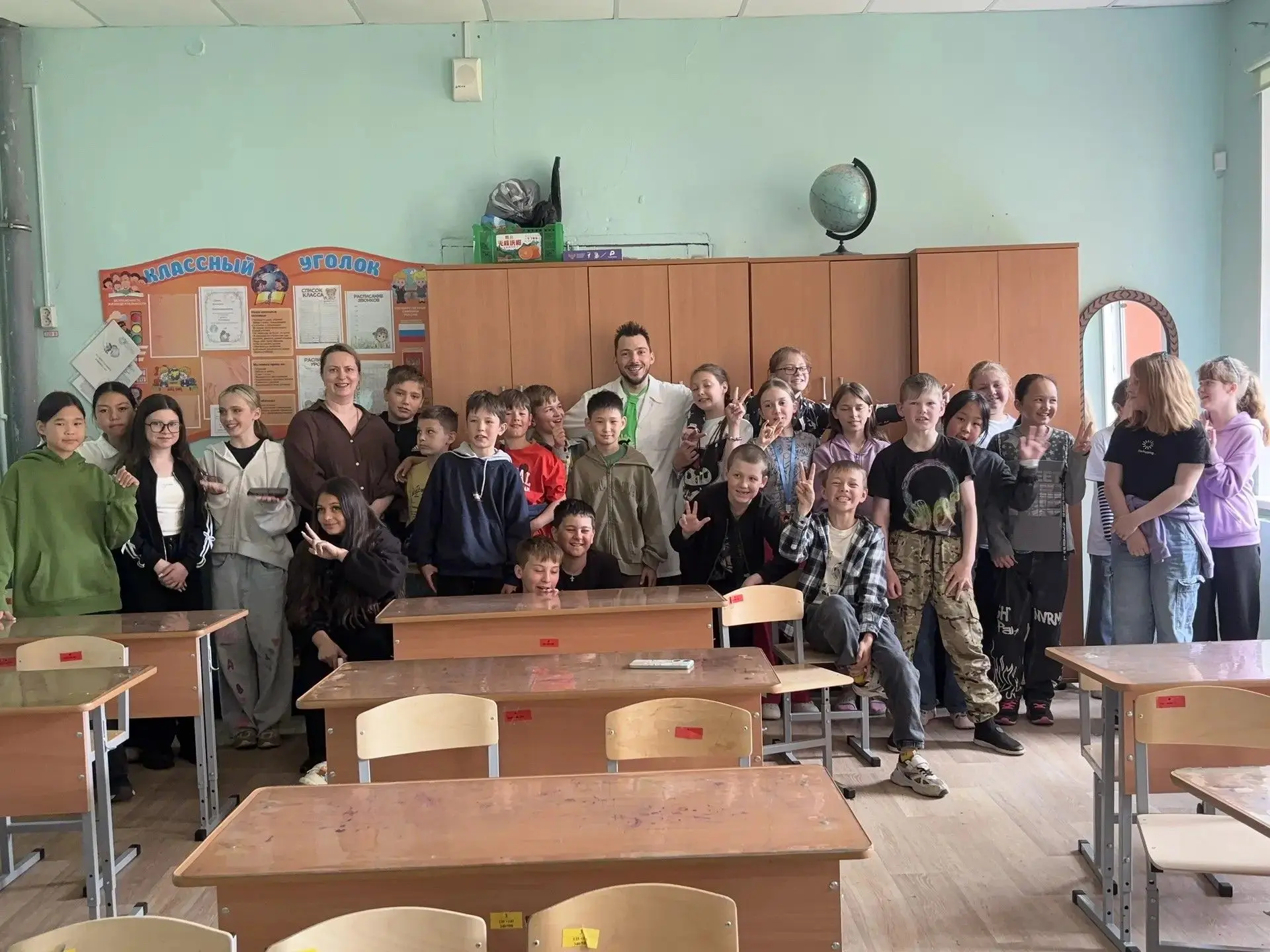 🔬 19 июня ребята из пришкольного лагеря окунулись в мир удивительных экспериментов – к нам приехало