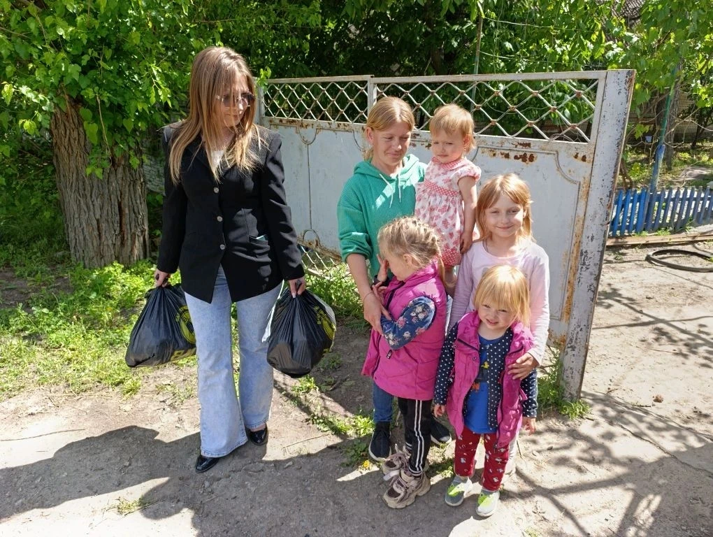 В День защиты детей сотрудники отдела социального обеспечения пгт. Весёлое Государственного казённог