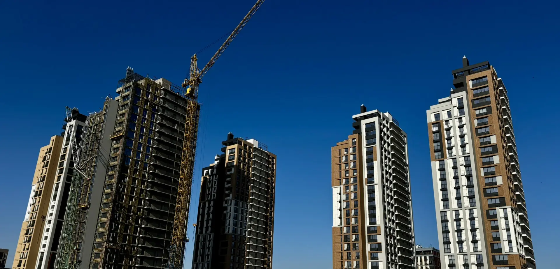 Пятый дом одевается в японские фасадные панели ! Красавчиком будет скоро 🏠