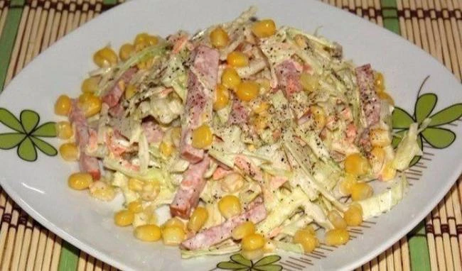 🍛 Cалат «Соломка»

165.13 ккал/100 г 
Б/Ж/У: 6.98 / 12.94 / 4.53 

Ингредиенты:
банка консервирован