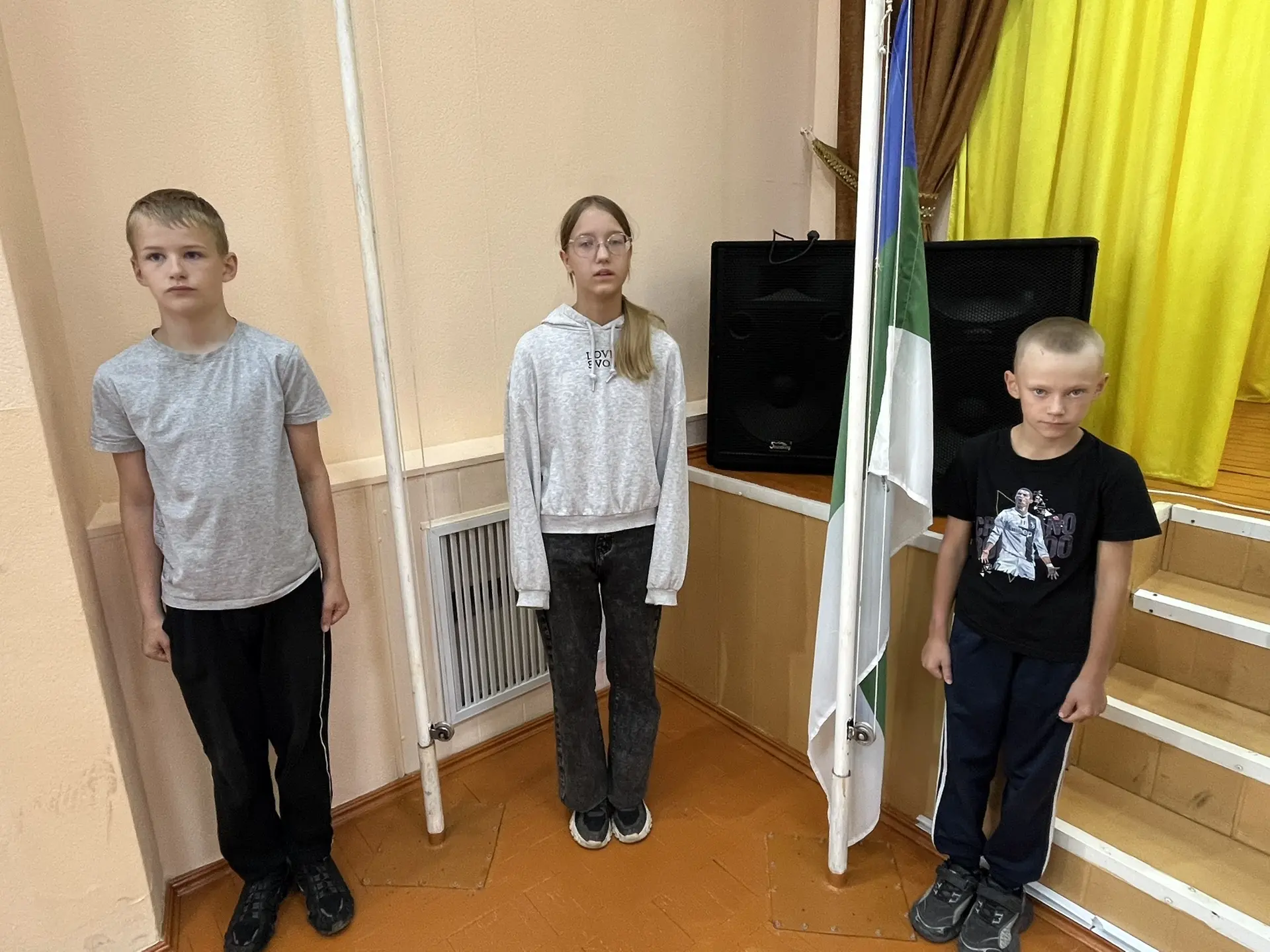 9‑й день в пришкольном лагере «Время Первых»

День начался с торжественной церемонии поднятия флага 