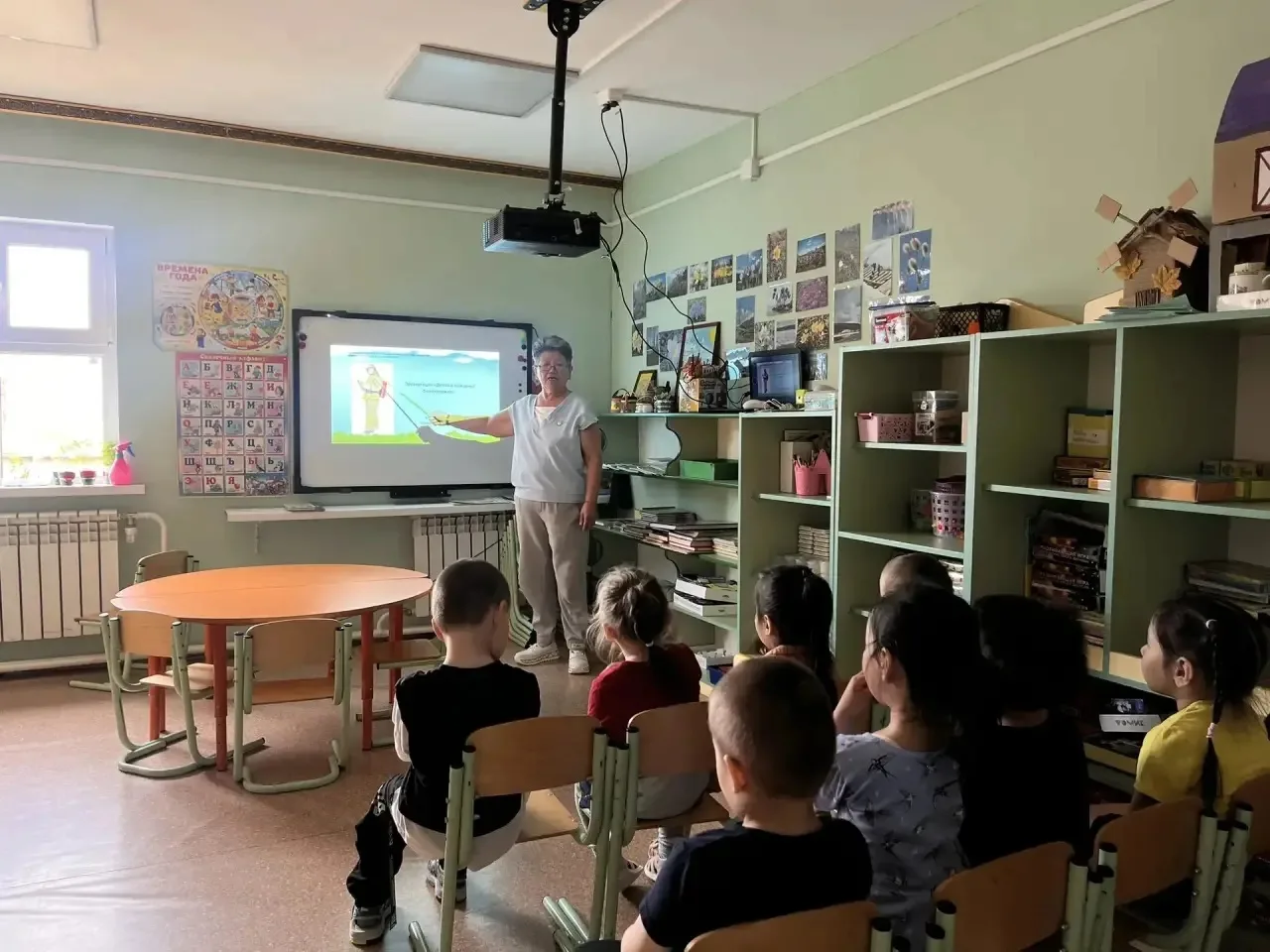 Беседа по пожарной безопасности  для младшей средней группы (4–5 лет) с презентацией
Цель:
Познакоми