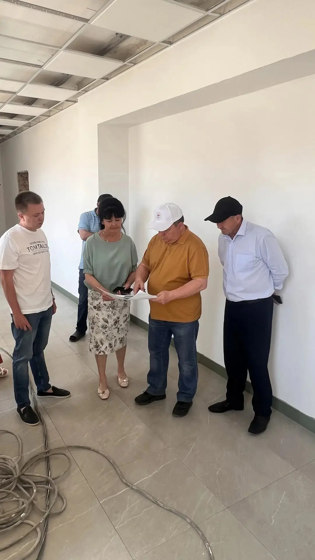 В Нурлатской городской школе №4 идут ремонтные работы. На сегодняшний день его строительная готовнос