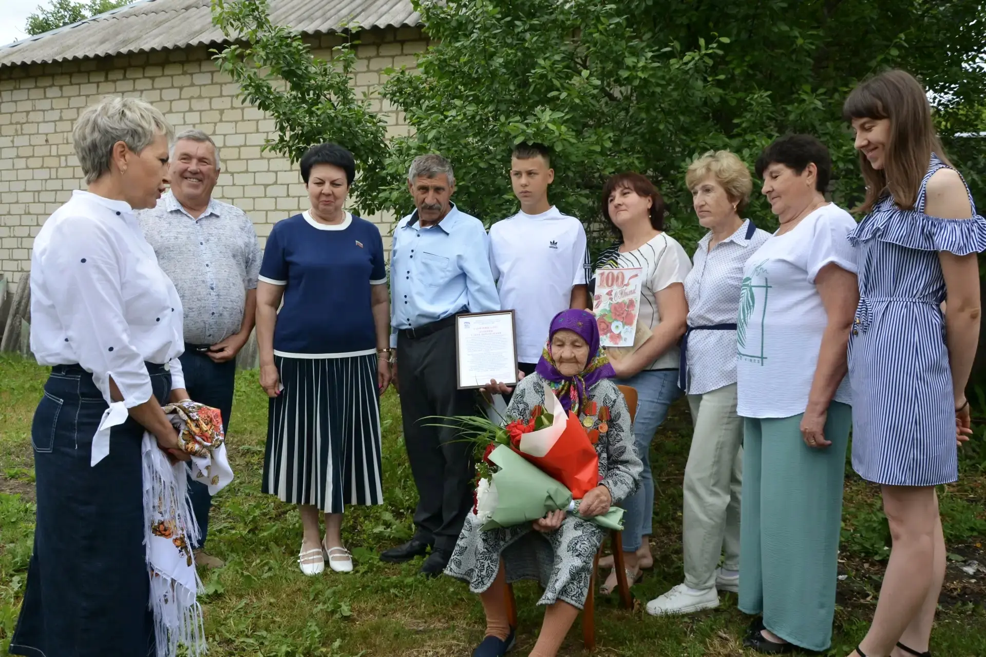 Сегодня своë 100-летие отметила наша уважаемая землячка — Елена Михайловна Дубовик, жительница села 