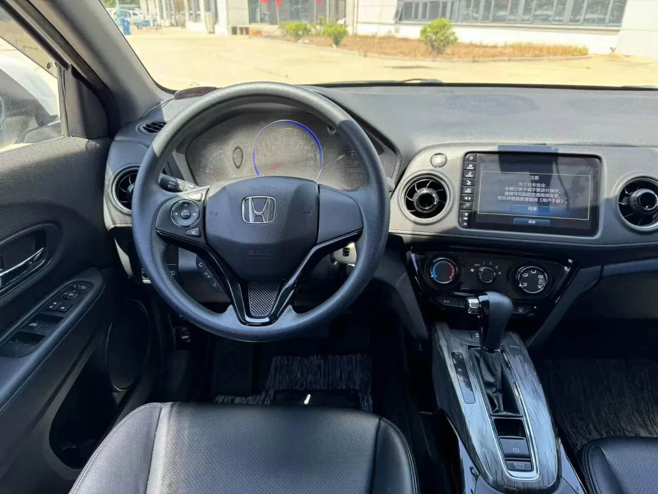 Honda XR-V 1.5L CVT Comfort (2021) 🚗  В наличии в Китае 🇨🇳   Характеристики:  · Передний привод (2WD