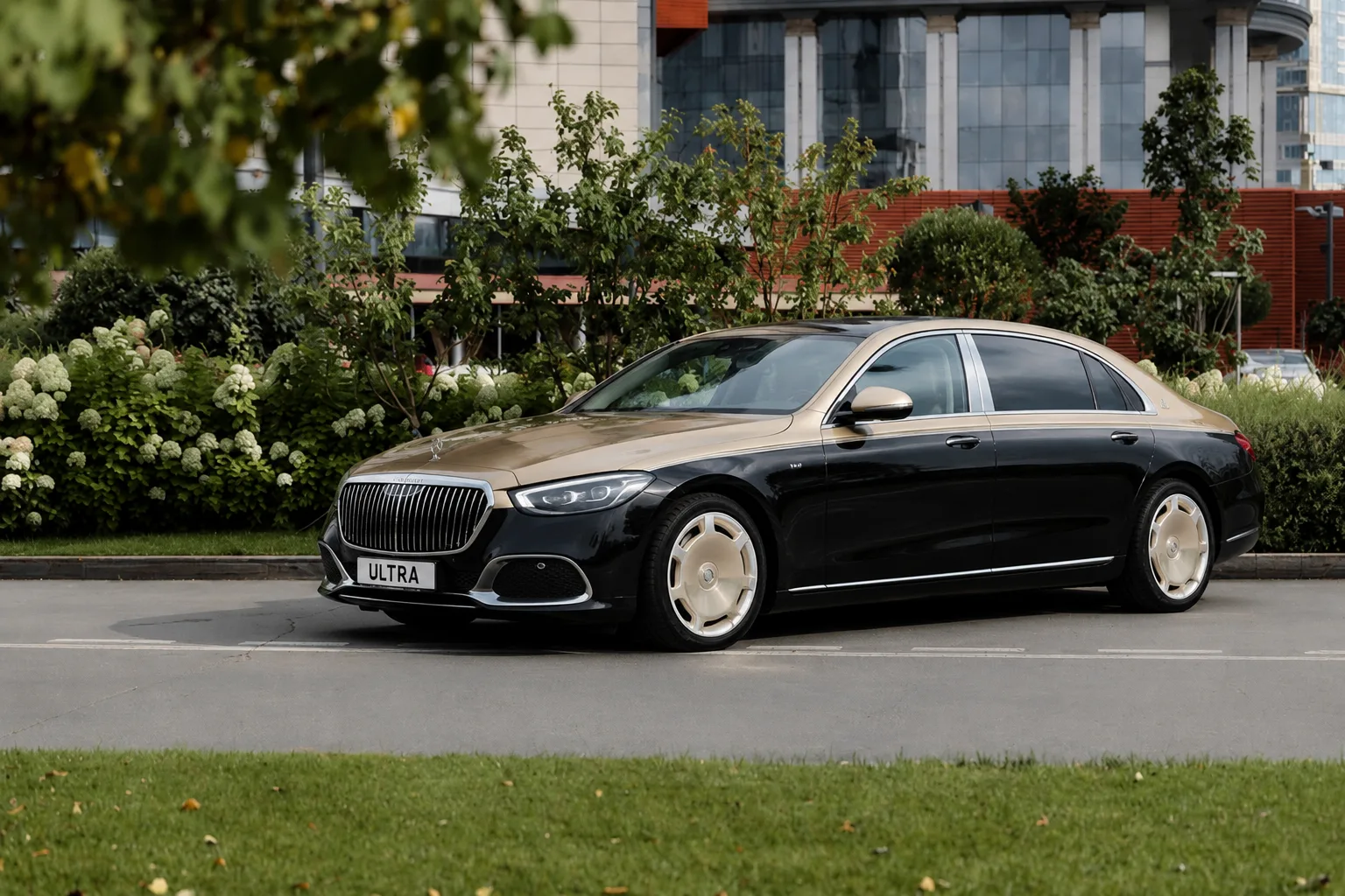 Арендовать Mercedes S-class Maybach X223 водителем г. Челябинск