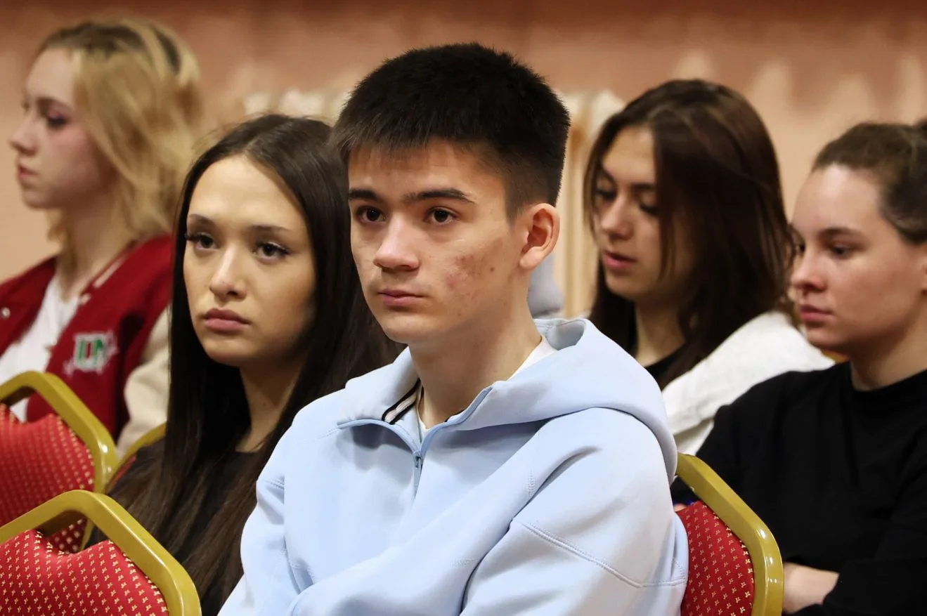 📢 От изучения языков до управления дронами: студентам СахГУ рассказали о профессии «Оператор БПЛА»  