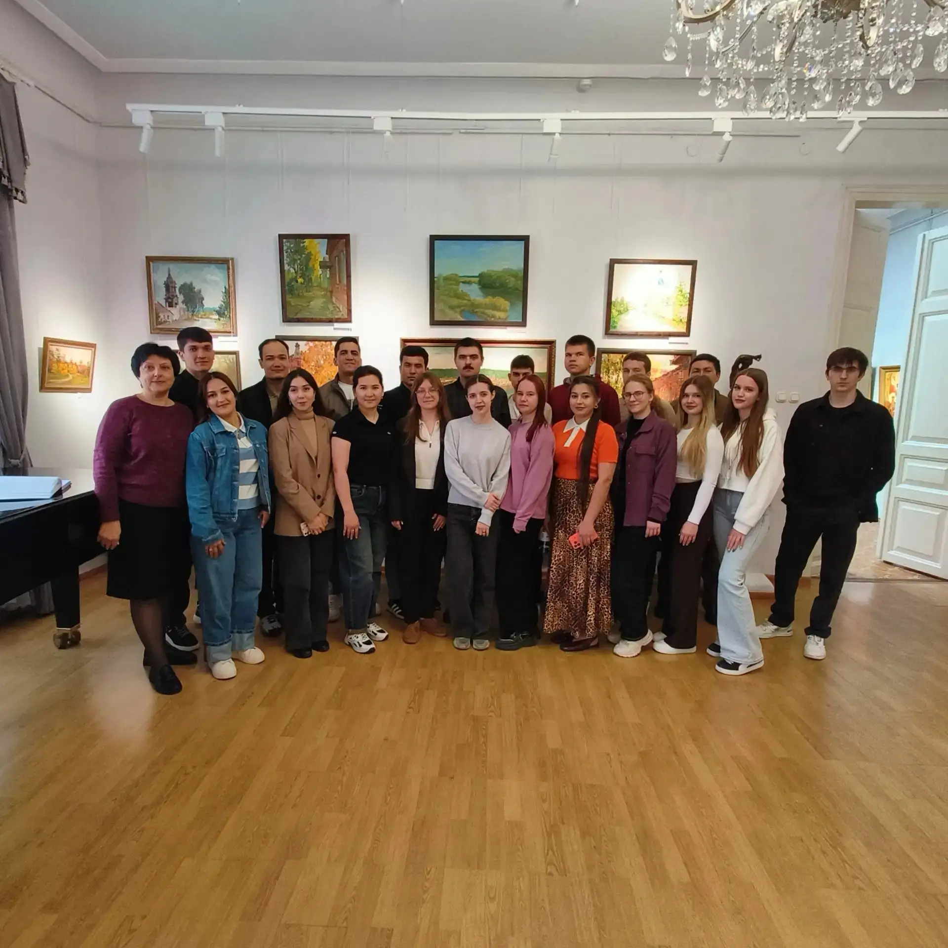 ИСКУССТВО БЛИЗКО: СТУДЕНТЫ БФ ВГУ В КАРТИННОЙ ГАЛЕРЕЕ 🖼