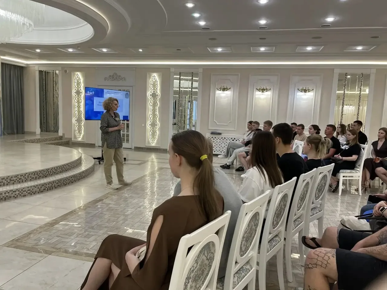 👉🏻 На интерактивной встрече «Государство для молодой семьи» во Дворце бракосочетания ...