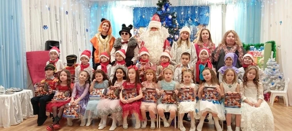 ✨Помните это детское чувство: когда просыпаешься утром, а на стекле морозные узоры, и ты точно знаеш
