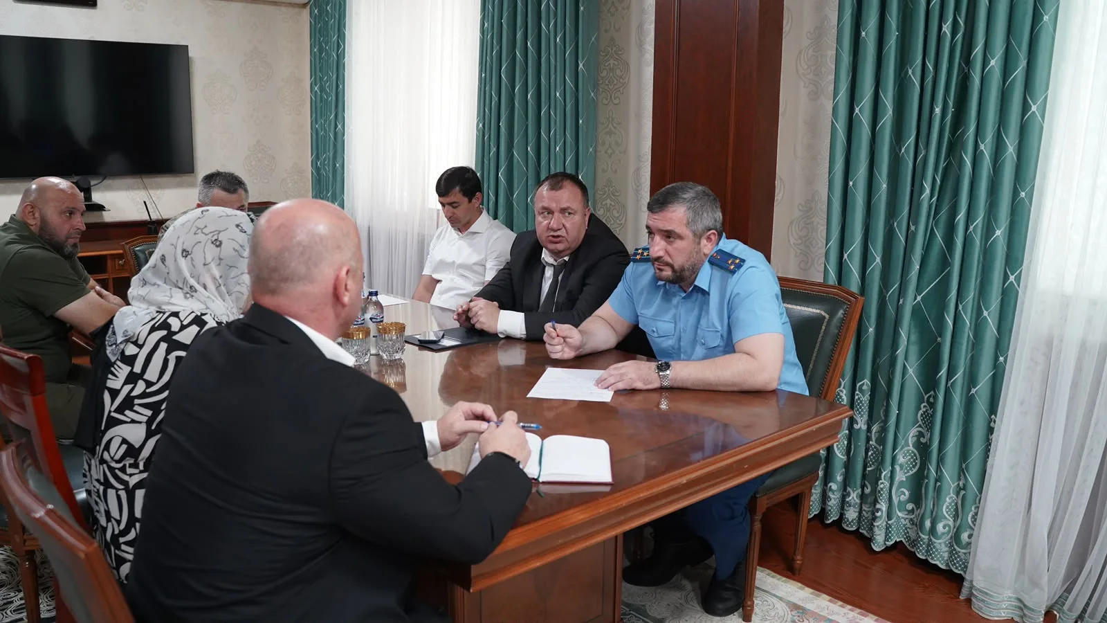 Прокуратурой Хасавюртовского района организован прием членов семей участников специальн...