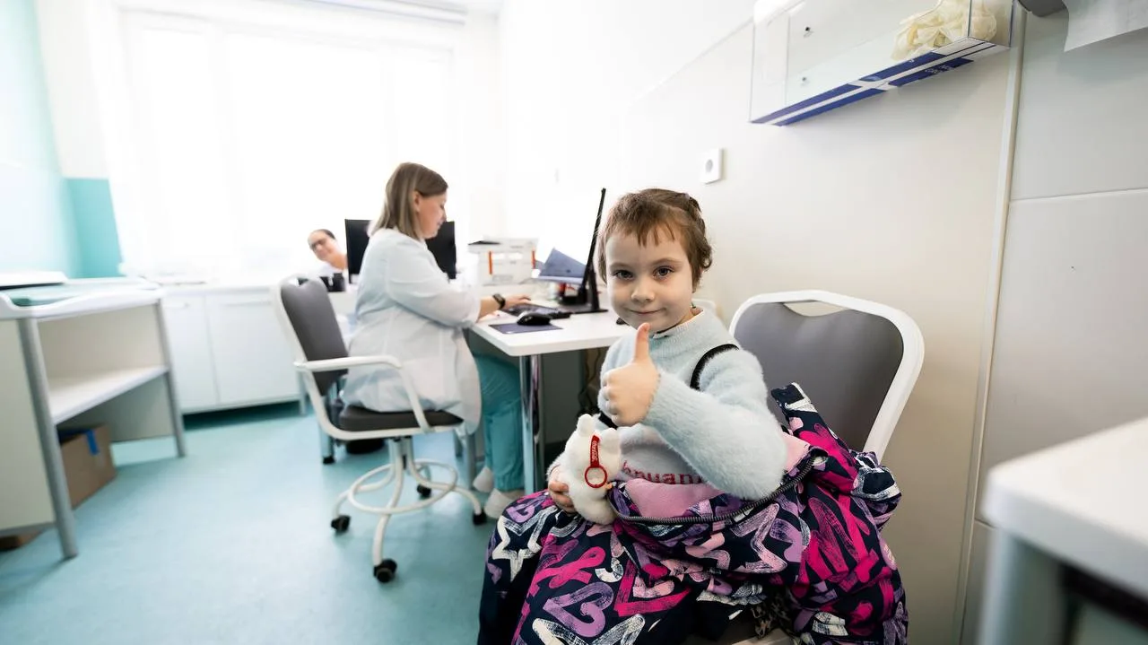 Более 300 000 детей проверили здоровье в Подмосковье с начала года.  👨🏻‍⚕️ Профосмотр можно пройти н