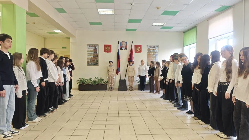 🇷🇺 Врываемся в последнюю четверть!  Понедельник после каникул выдался по-настоящему торжественным и 