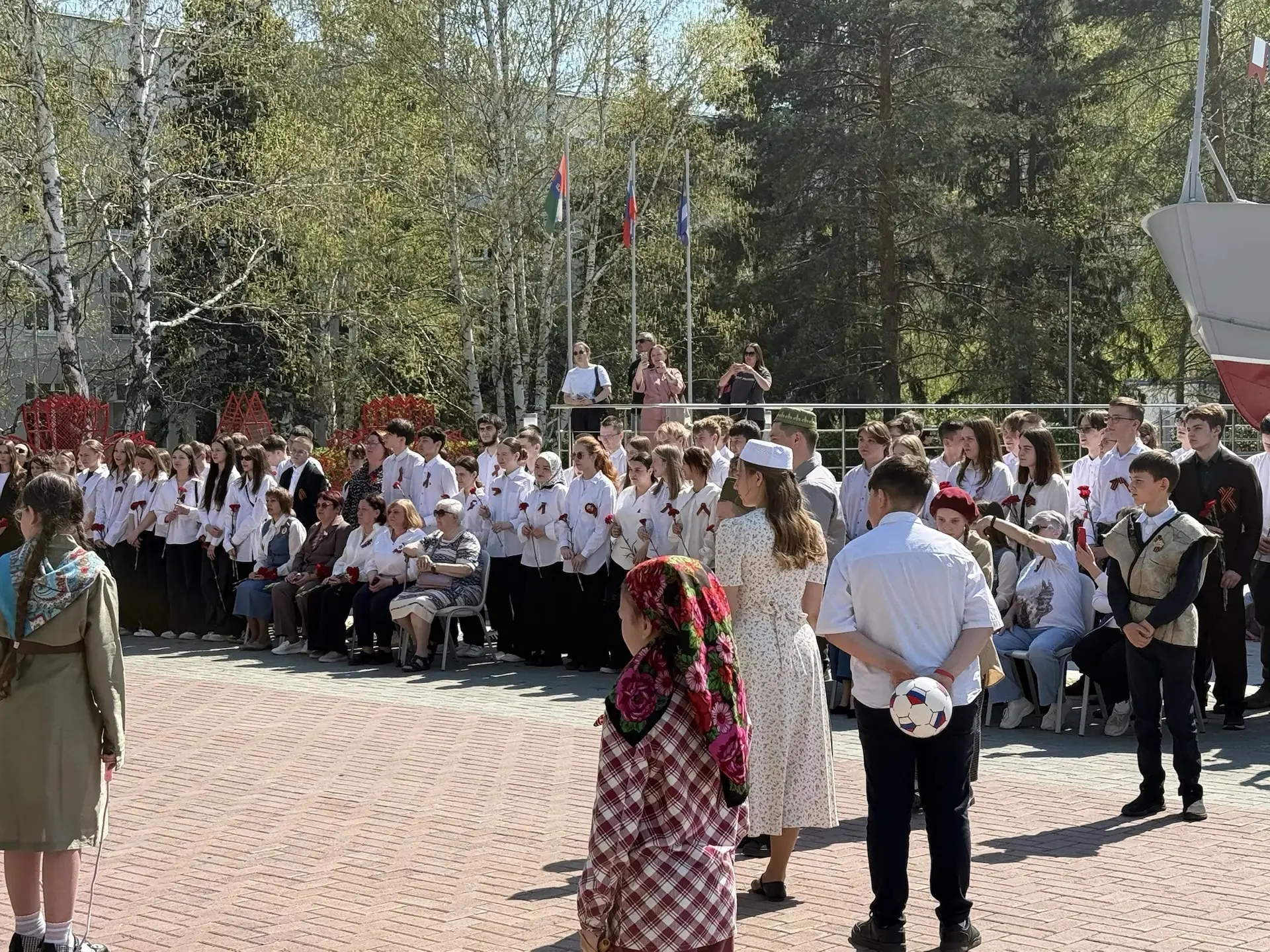 Железные паруса единства  В сердце Тюмени, у легендарного катера «Комсомолец» в сквере Петра Потапов