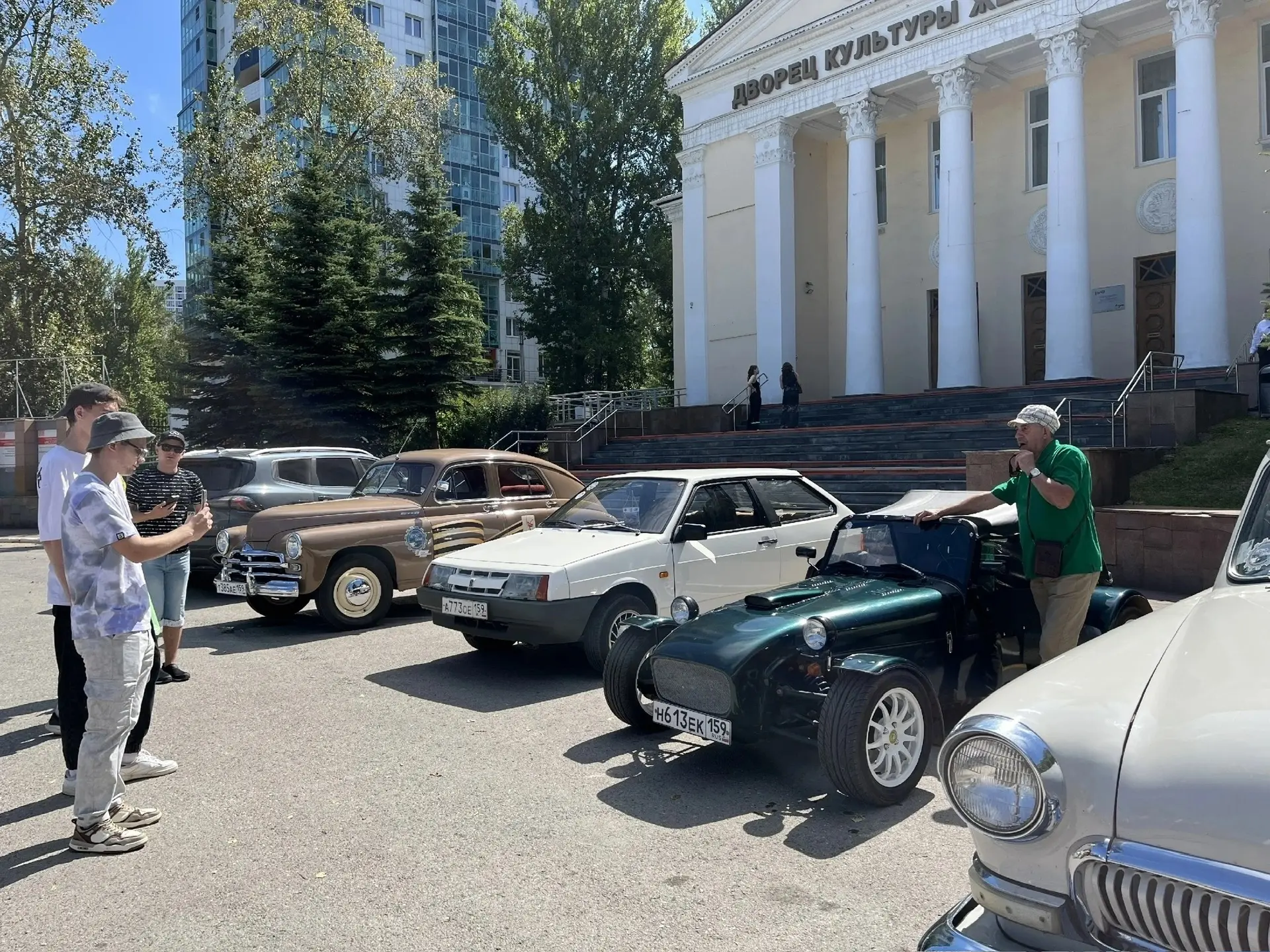 🚖Выставка ретро-автомобилей ко Дню железнодорожника

📆31 июля с 14:00 до 16:00
📌У Дворца культуры
