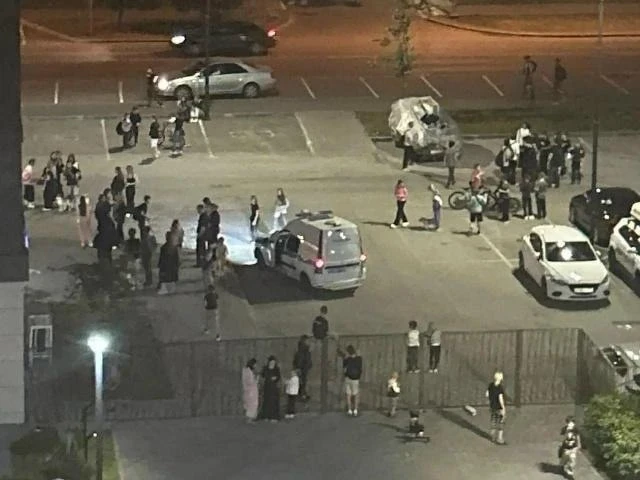 В Тюмени полиция начала проверку после нападения группы подростков на несовершеннолетне...
