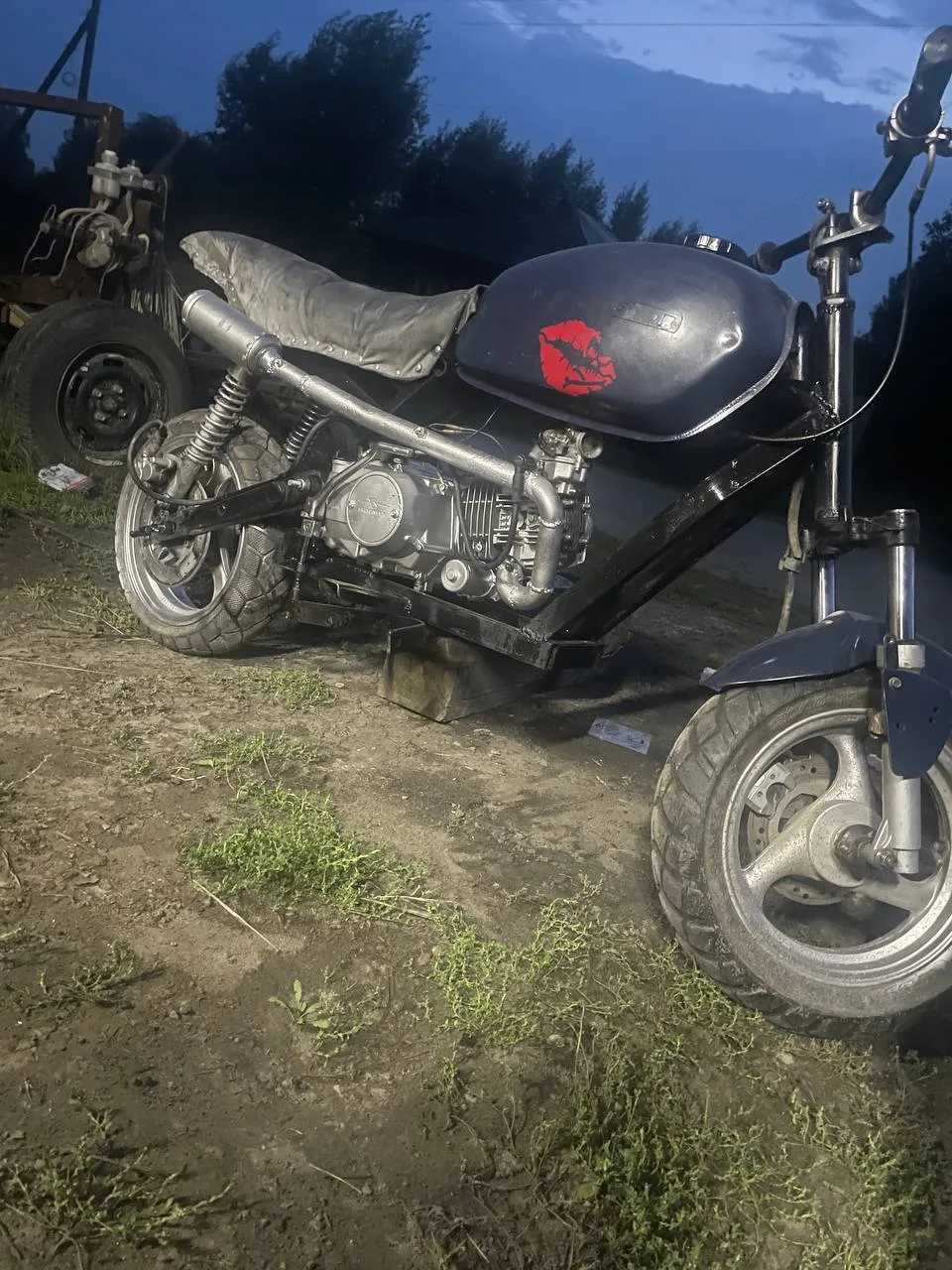 Продам самодельный мотоцикл 150 кубов