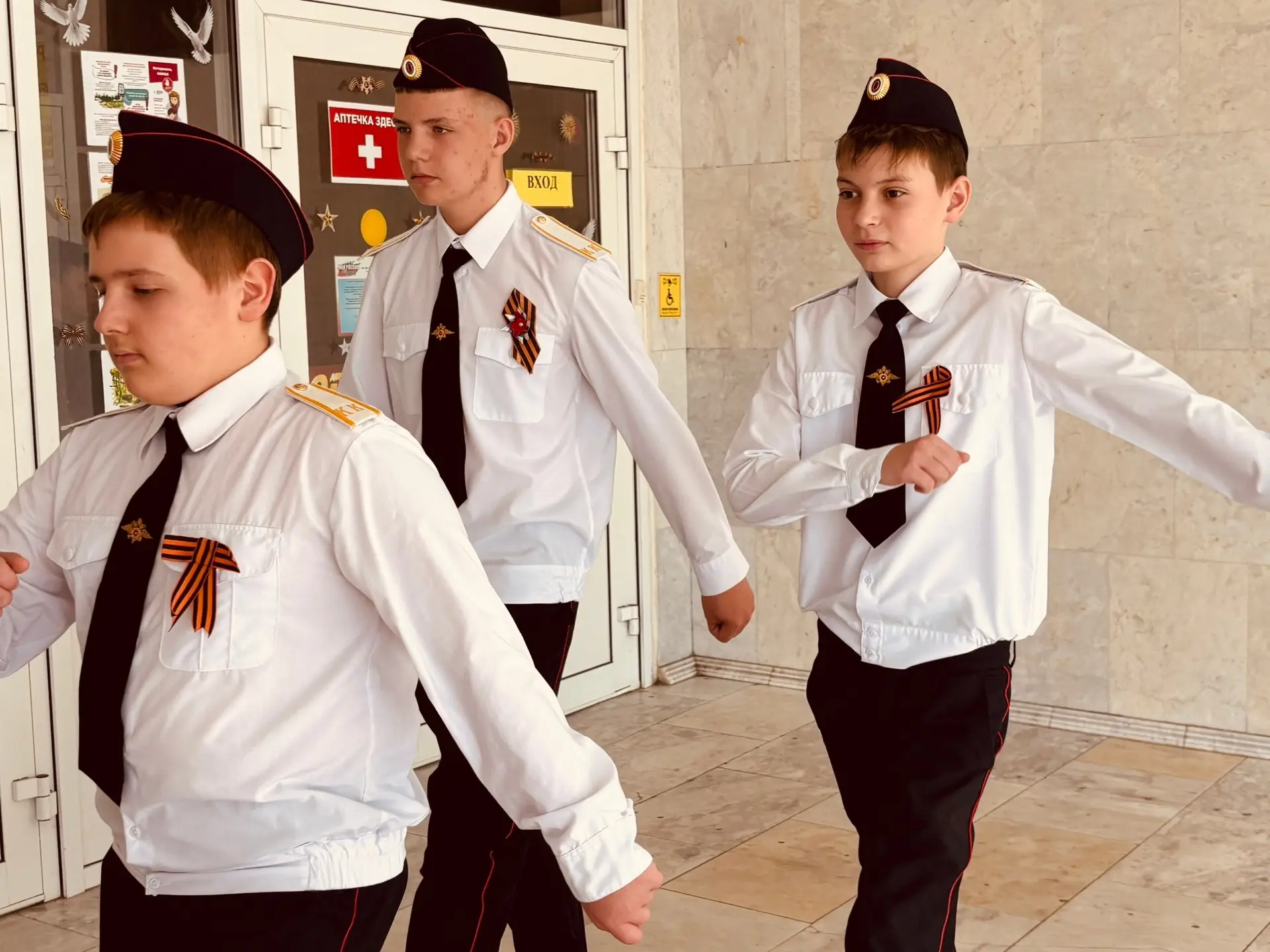 🎗️Якорь мужества: Первые почтили память Героев  ⚓️Сегодня на территории школы, рядом с величественны