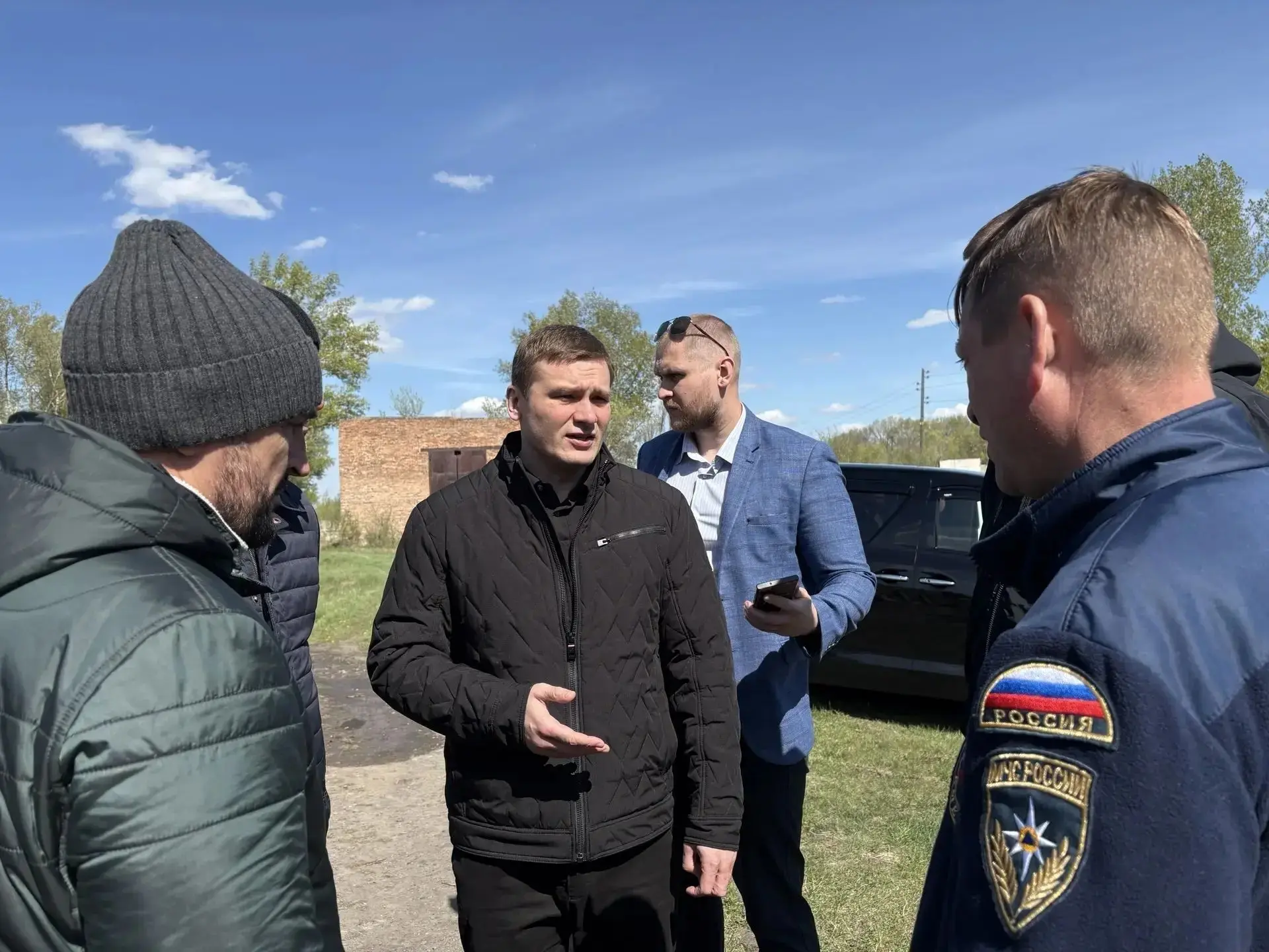 ВАЛЕНТИН КОНОВАЛОВ НА МЕСТЕ КОНТРОЛИРУЕТ ХОД ВОССТАНОВИТЕЛЬНЫХ РАБОТ Глава Хакасии выехал на место п