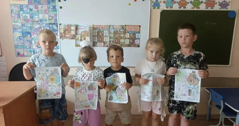 В детском саду прошло увлекательное знакомство с Бабой-Ягой! Сначала воспитатель провел...