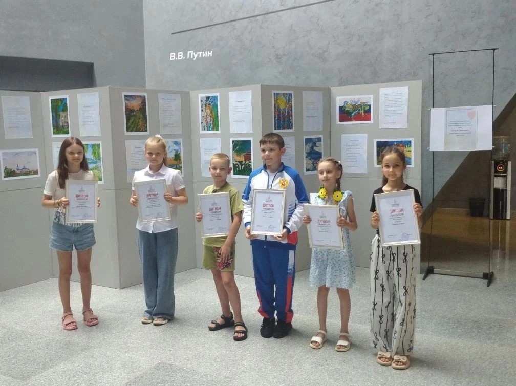 🇷🇺 Гордость нашего Центра! Победа в конкурсе «Рисуй, Россия!» и поездка на настоящем танке! 🎨🚜В 