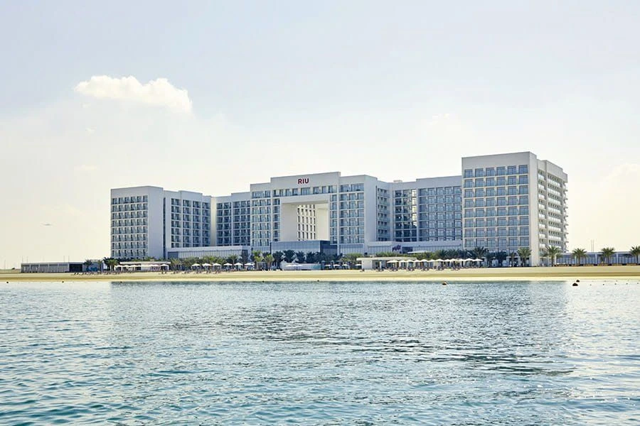 Riu Dubai Hotel & Spa – тот самый отель, куда едут за идеальным морем. ❤️