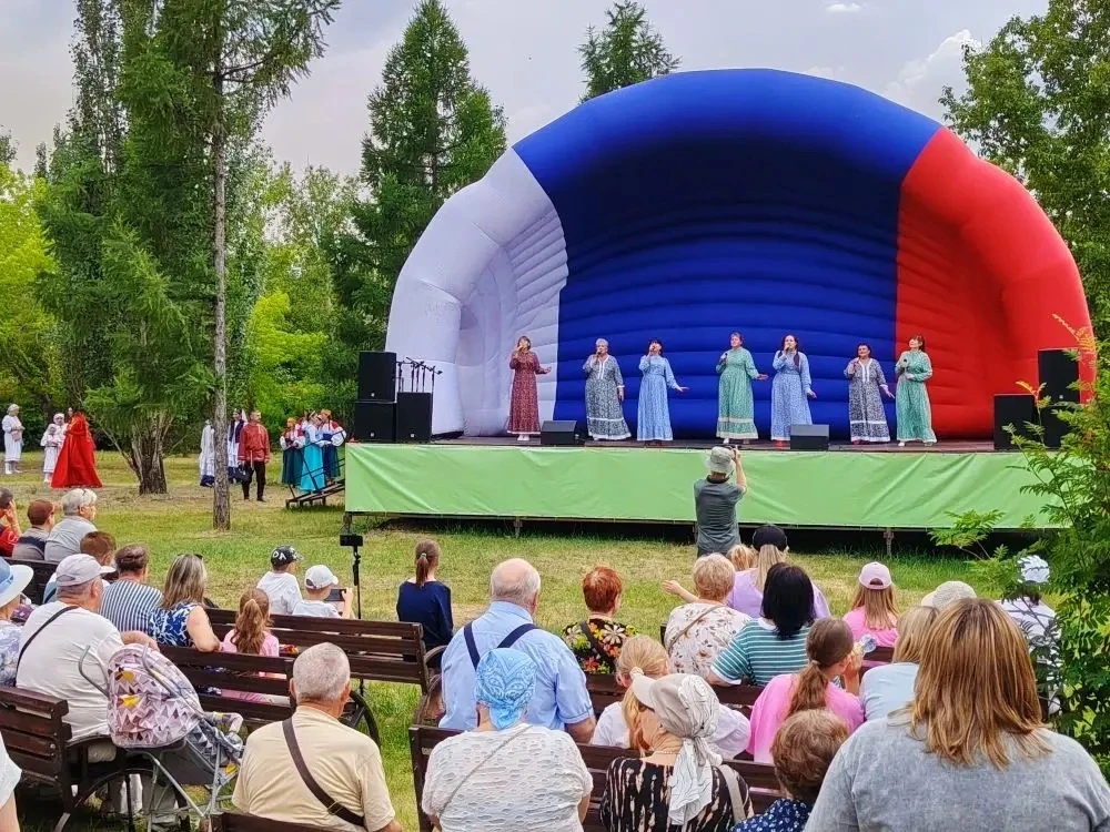 Выходные в парке культуры и отдыха.

🇷🇺12 июня парк культуры и отдыха собрал гостей, чтобы отпразд