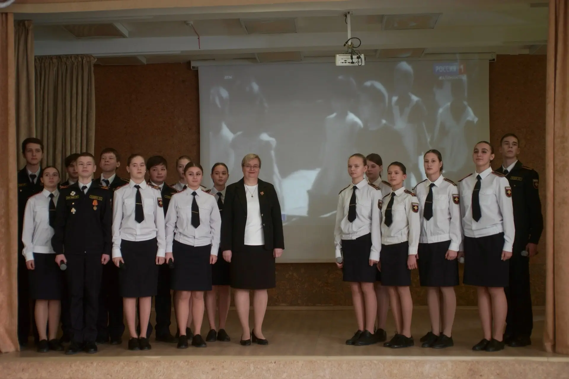 Сегодня в нашем лицее прошел II этап школьного смотра-конкурса кадетских классов. Надо отметить,что 