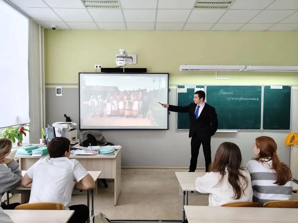 🇷🇺Сегодня, 12 февраля, в рамках еженедельного курса «Россия — мои горизонты» прошло 21 занятие по те