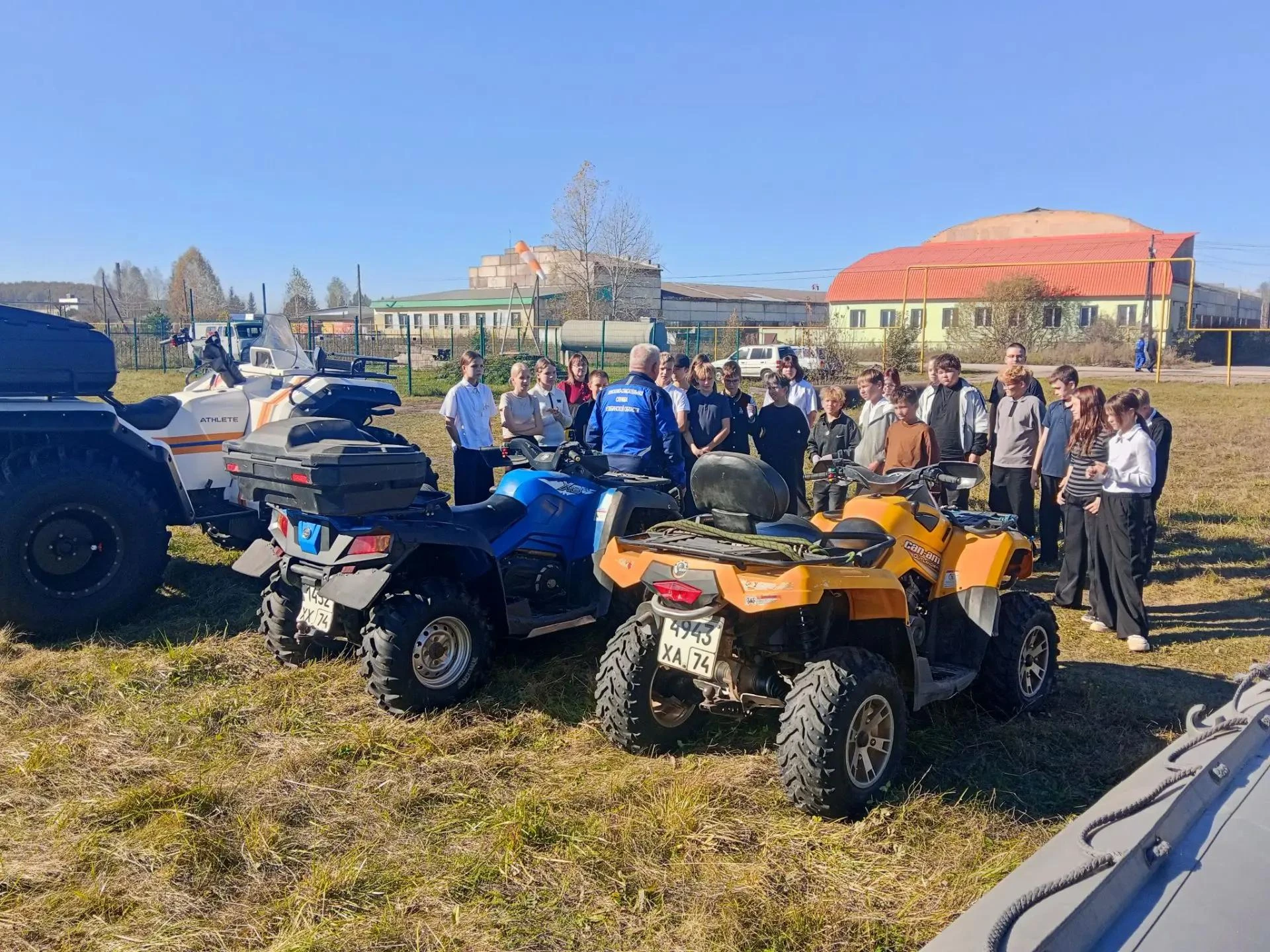 Школьники побывали на экскурсии у спасателей