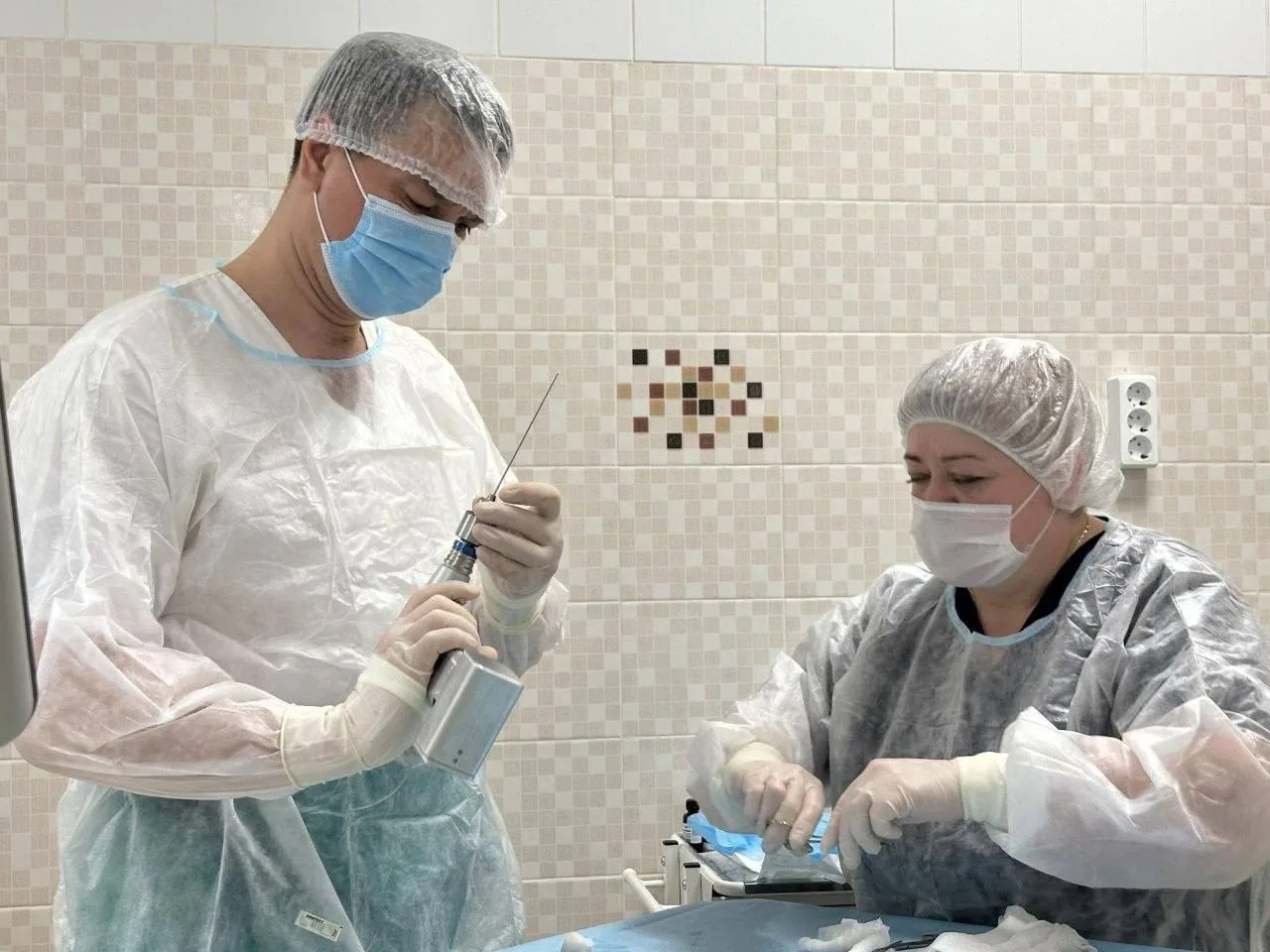 🏥 В Подольской детской больнице в деревне Бородино выполняют важные микрохирургические операции мале
