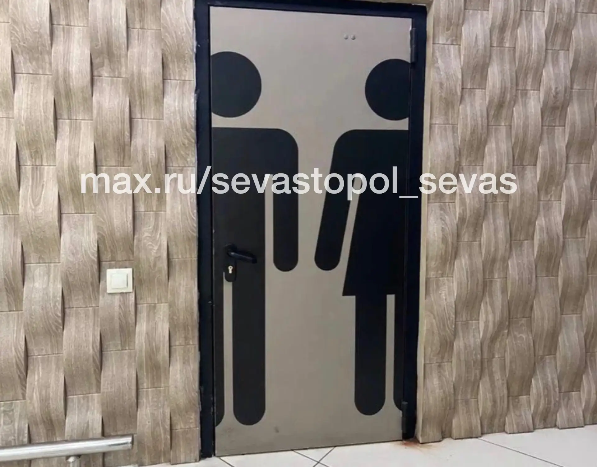Дизайн 80 го уровня. Чет я не стал за ручку дергать.