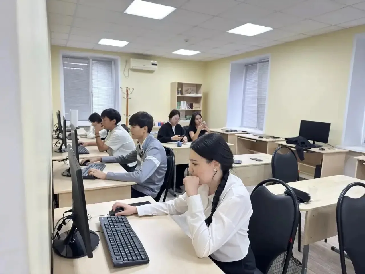 🚀 В КалмГУ стартовала Всероссийская физико-техническая контрольная «Выходи решать!»