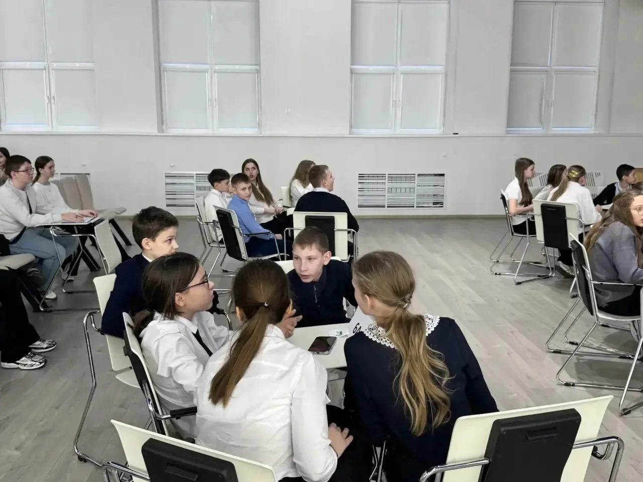 🔔 11.03 Учащиеся шестых классов приняли участие в математической викторине «Где логика?», ведущими к